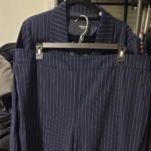 Vero Moda Curve navy tailored pinstripe suit swt - Picture 6 of 16